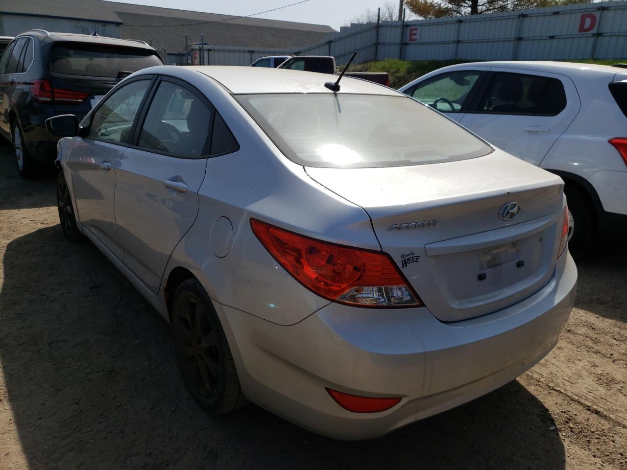 Photo 3 from auction – 2012 HYUNDAI ACCENT GLS with VIN KMHCU4AE2CU148095