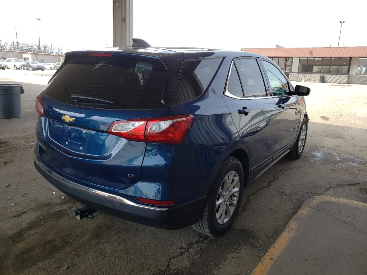 Photo 4 from auction – 2019 CHEVROLET EQUINOX LT with VIN 2GNAXKEV0K6286630