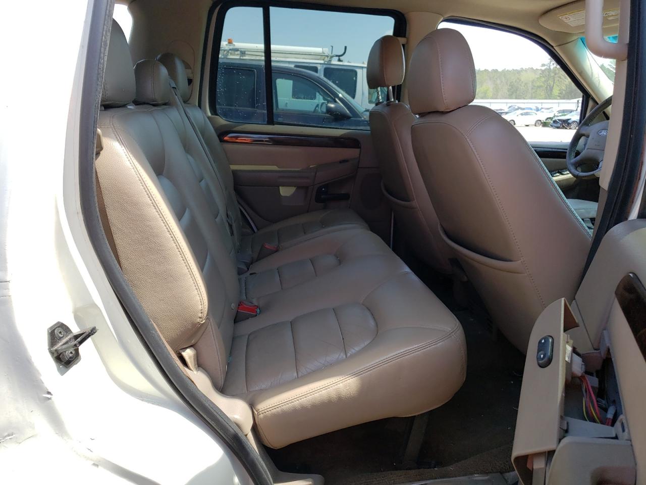 Foto 6 de la subasta – 2004 FORD EXPLORER L con VIN 1FMZU65W14ZA83897