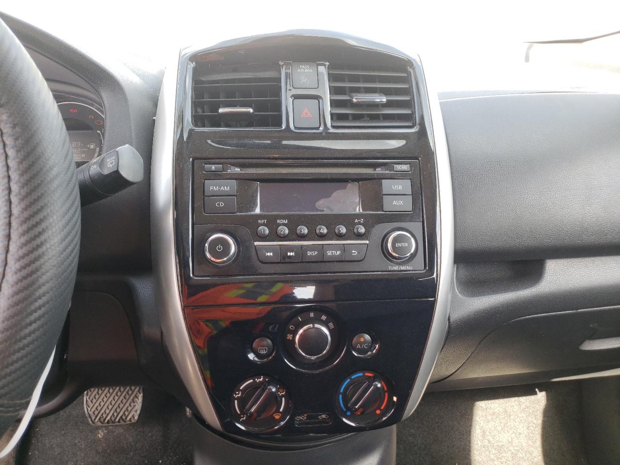 Photo 9 from auction – 2015 NISSAN VERSA NOTE with VIN 3N1CE2CP0FL422707