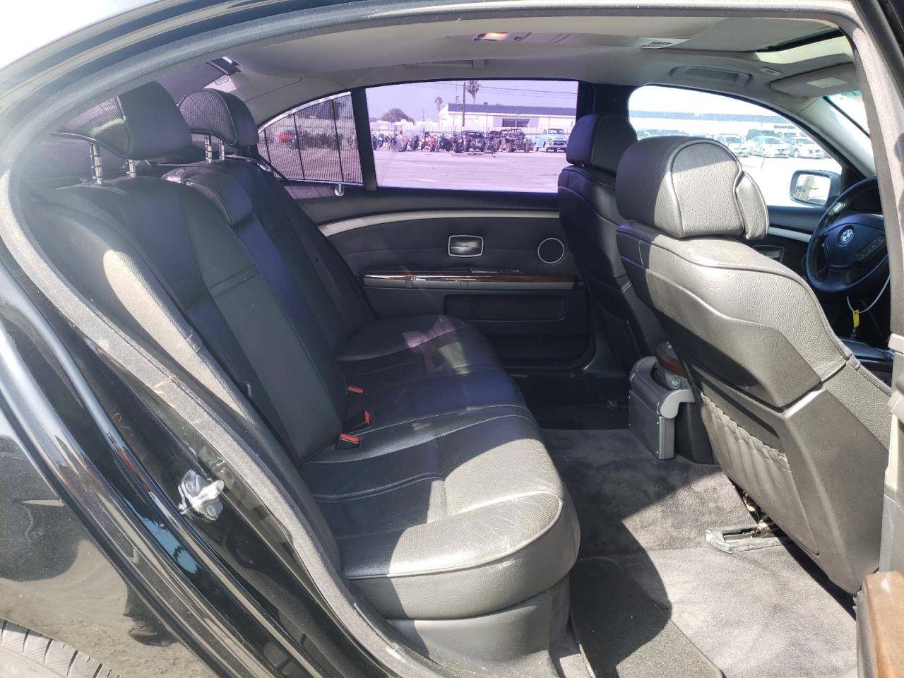 Photo 6 from auction – 2007 BMW 750 with VIN WBAHN83527DT73115