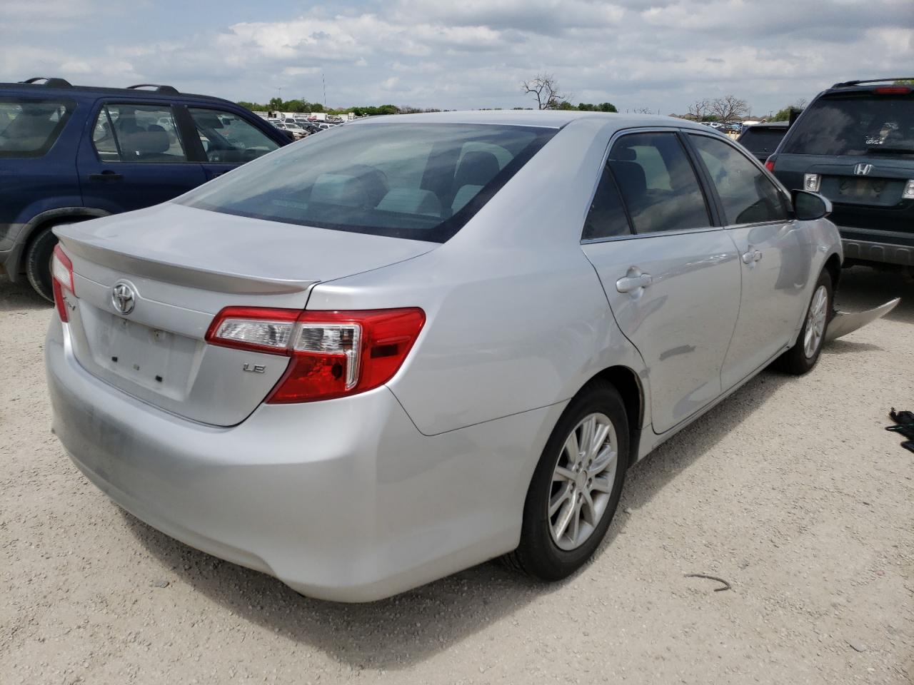Photo 4 from auction – 2012 TOYOTA CAMRY BASE with VIN 4T1BF1FK2CU077998