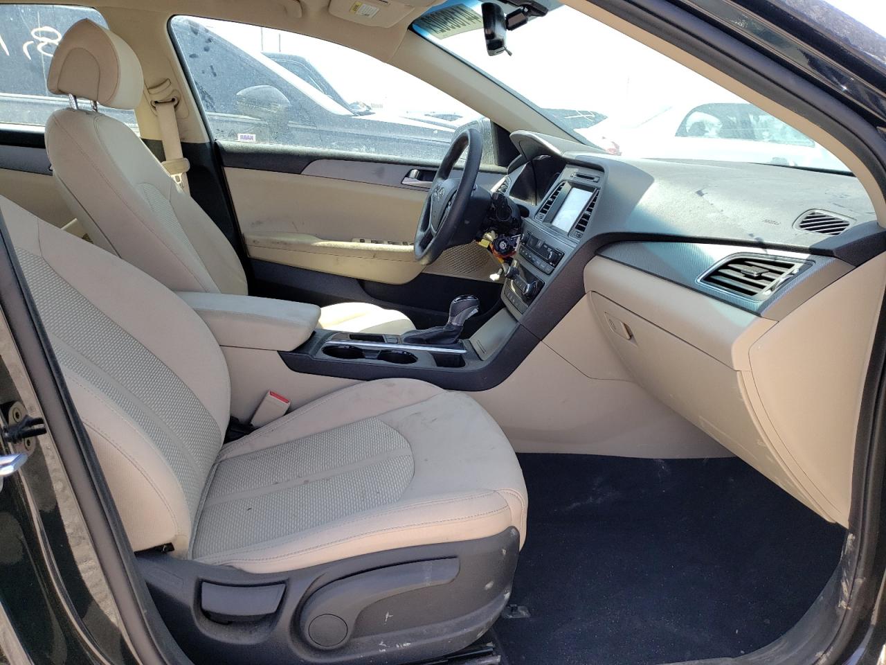 Photo 5 from auction – 2016 HYUNDAI SONATA SE with VIN 5NPE24AF1GH337638