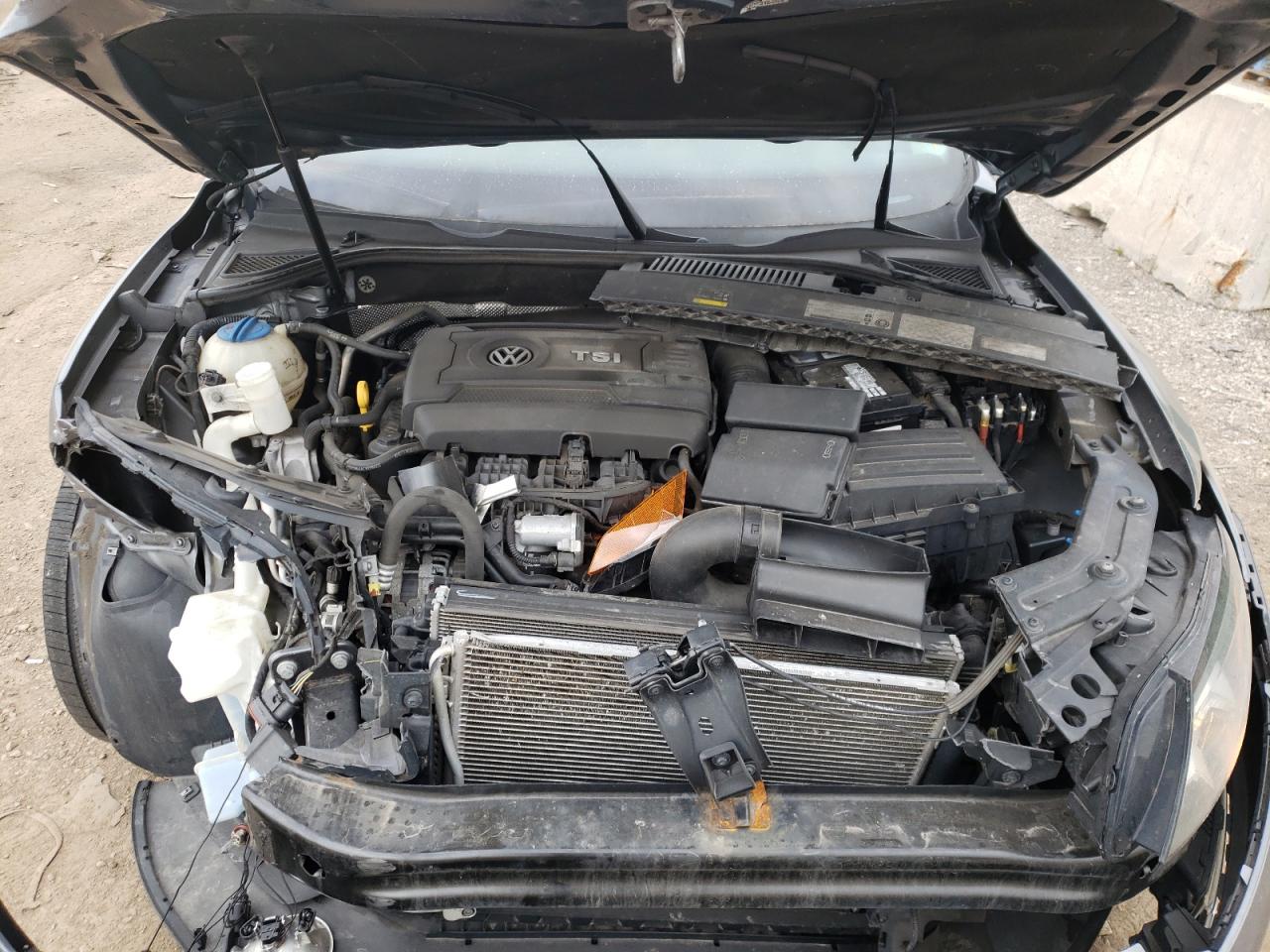 Photo 7 from auction – 2015 VOLKSWAGEN PASSAT S with VIN 1VWAS7A34FC113616