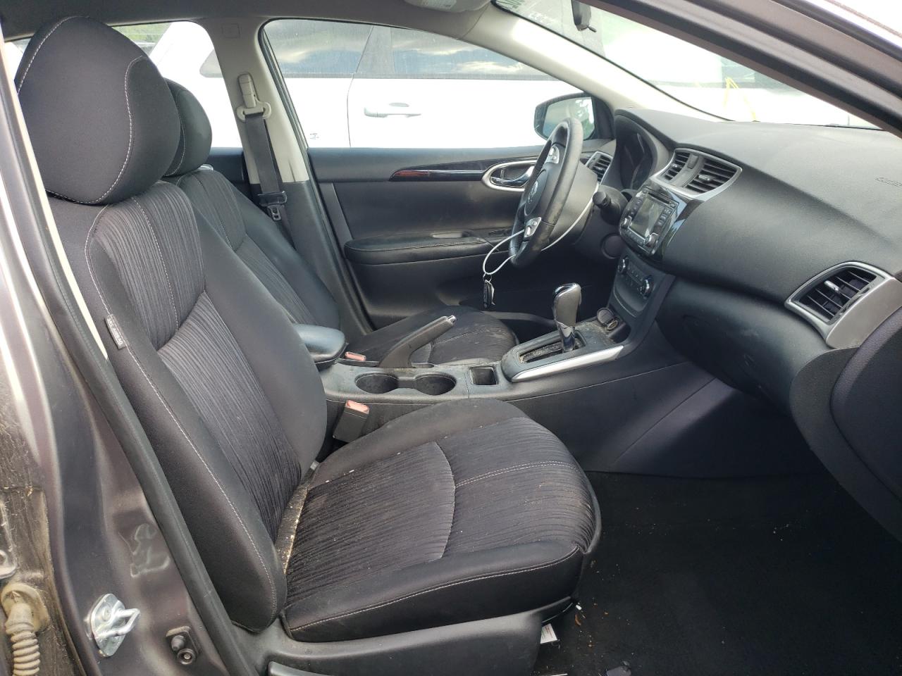 Photo 5 from auction – 2017 NISSAN SENTRA S with VIN 3N1AB7AP1HL650203