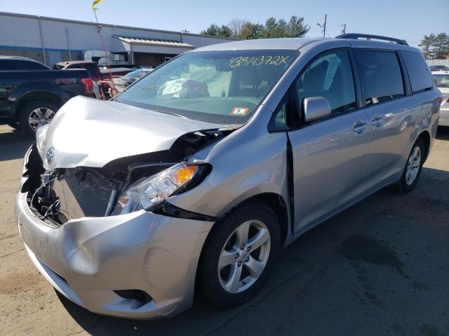 Photo 2 from auction – 2015 TOYOTA SIENNA LE with VIN 5TDKK3DC8FS572268