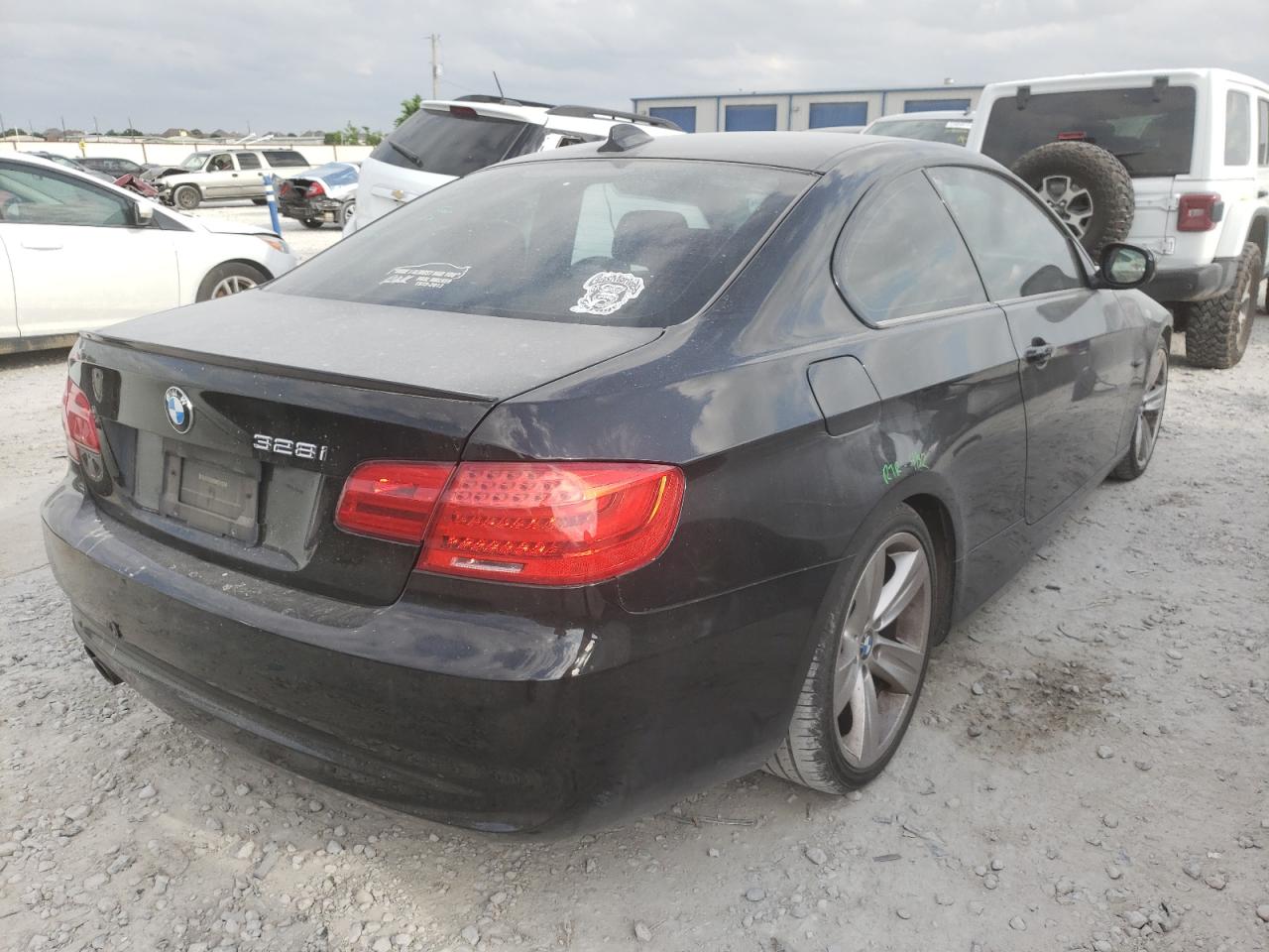 Photo 4 from auction – 2011 BMW 328 I SULE with VIN WBAKE5C53BE574111