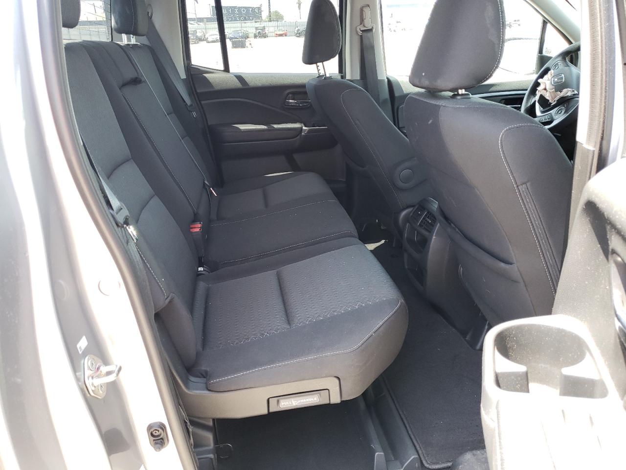 Photo 6 from auction – 2017 HONDA RIDGELINE with VIN 5FPYK2F46HB010572