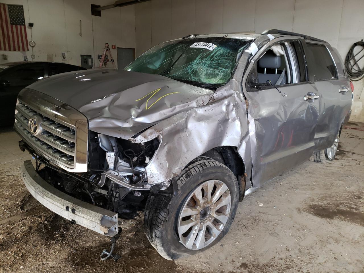 Photo 2 from auction – 2012 TOYOTA SEQUOIA LI with VIN 5TDJW5G17CS066822