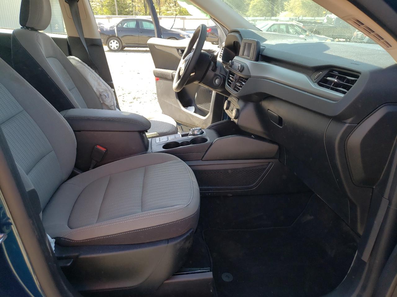 Photo 5 from auction – 2020 FORD ESCAPE S with VIN 1FMCU0F68LUA70254