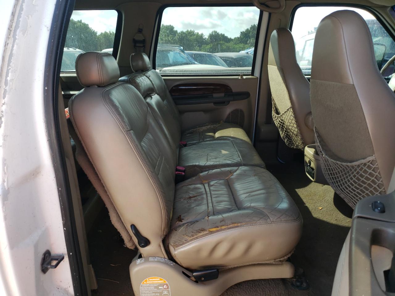 Photo 6 from auction – 2000 FORD EXCURSION with VIN 1FMNU43L8YEB26060