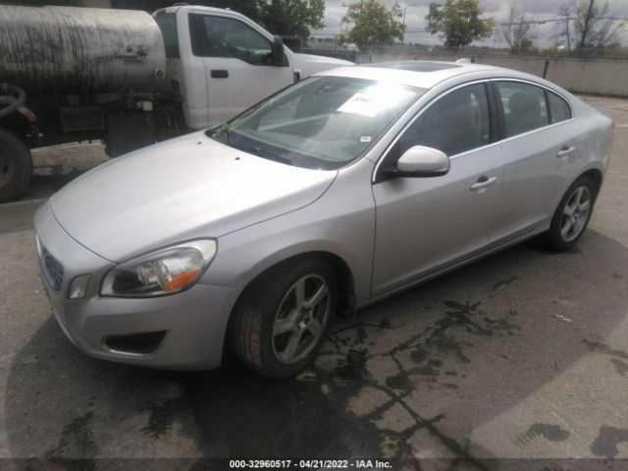Photo 2 from auction – 2012 VOLVO S60 T5 with VIN YV1622FSXC2105866
