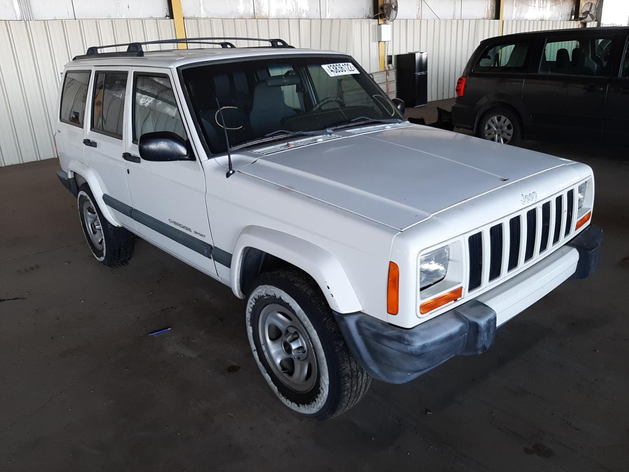 JEEP CHEROKEE S 2000 with VIN 1J4FF48S7YL140959 - Photo from auction