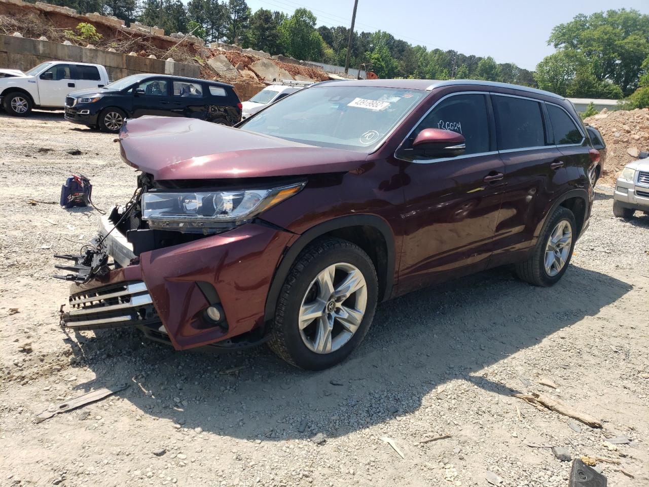 Фото 2 с аукциона – 2018 TOYOTA HIGHLANDER с VIN 5TDYZRFH9JS240429