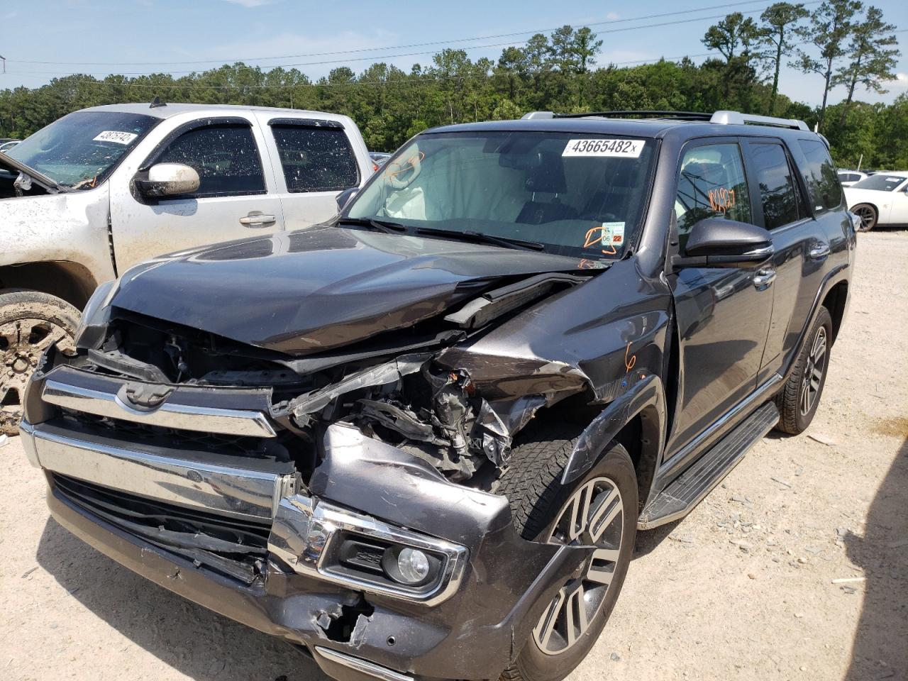 Photo 2 from auction – 2015 TOYOTA 4RUNNER SR with VIN JTEBU5JR1F5247770