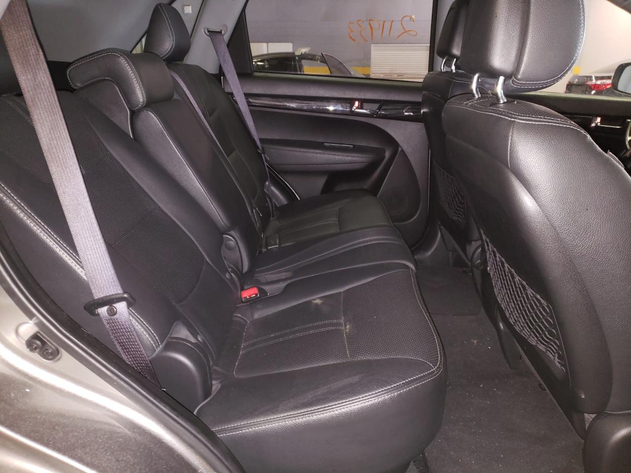 Photo 6 from auction – 2011 KIA SORENTO EX with VIN 5XYKU3A1XBG063769