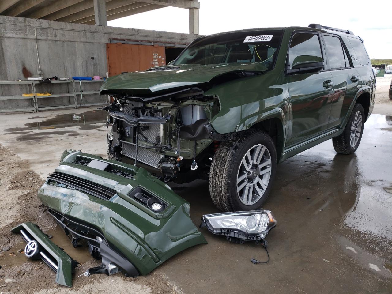 Photo 2 from auction – 2022 TOYOTA 4RUNNER TR with VIN JTEAU5JR7N5258556