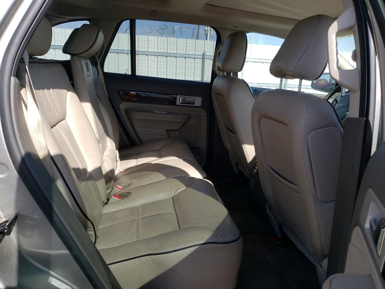Photo 6 from auction – 2008 LINCOLN MKX with VIN 2LMDU68CX8BJ36119