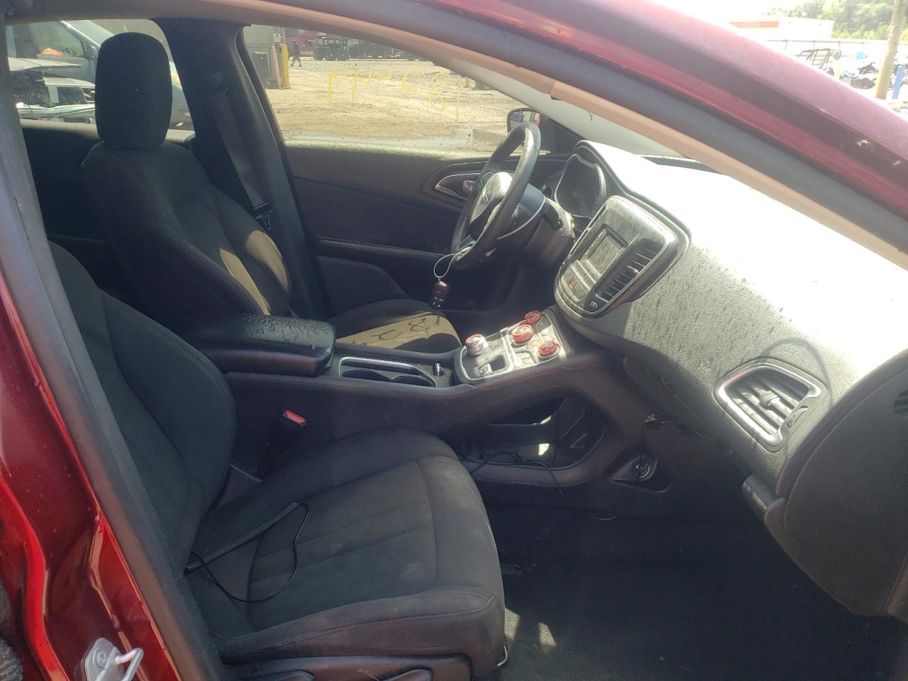 Photo 5 from auction – 2015 CHRYSLER 200 LIMITE with VIN 1C3CCCABXFN717530