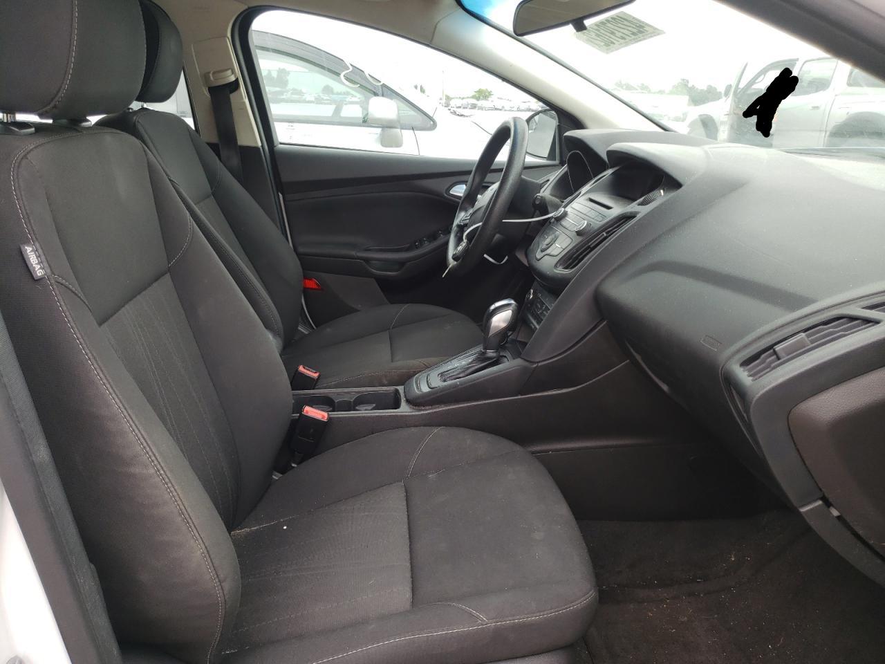 Photo 5 from auction – 2016 FORD FOCUS SE with VIN 1FADP3K24GL385686