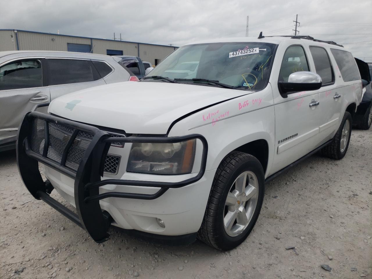 Photo 2 from auction – 2008 CHEVROLET SUBURBAN C with VIN 1GNFC16028R102767