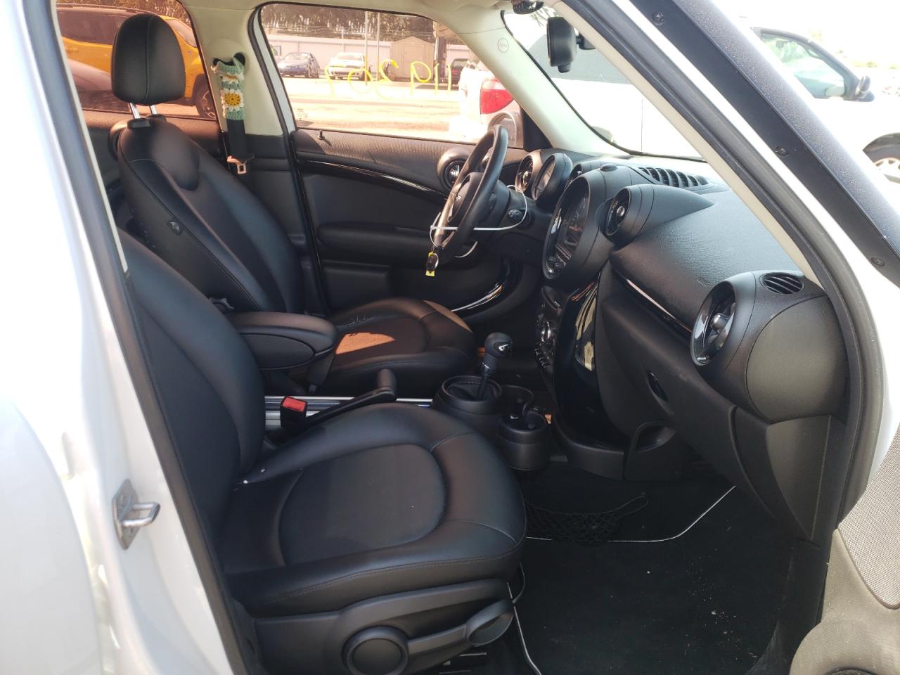 Photo 5 from auction – 2015 MINI COOPER COU with VIN WMWZB3C55FWR43529