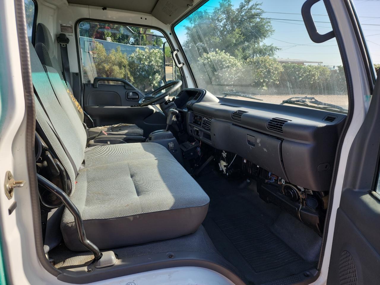 Photo 5 from auction – 2001 GMC 5500 W5504 with VIN J8DE5B14117900840