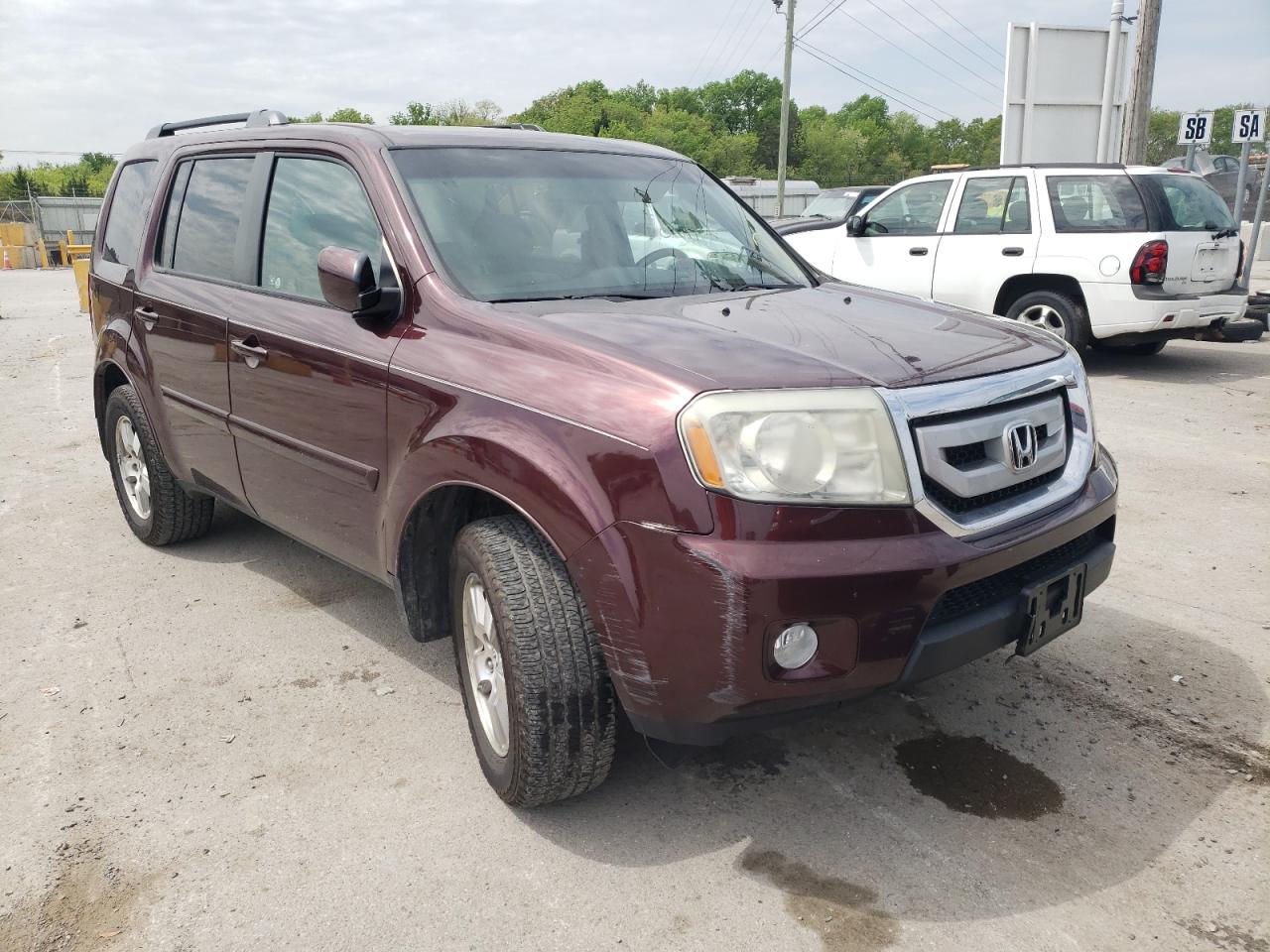 HONDA PILOT EXL 2011 with VIN 5FNYF3H50BB012348 - Photo from auction