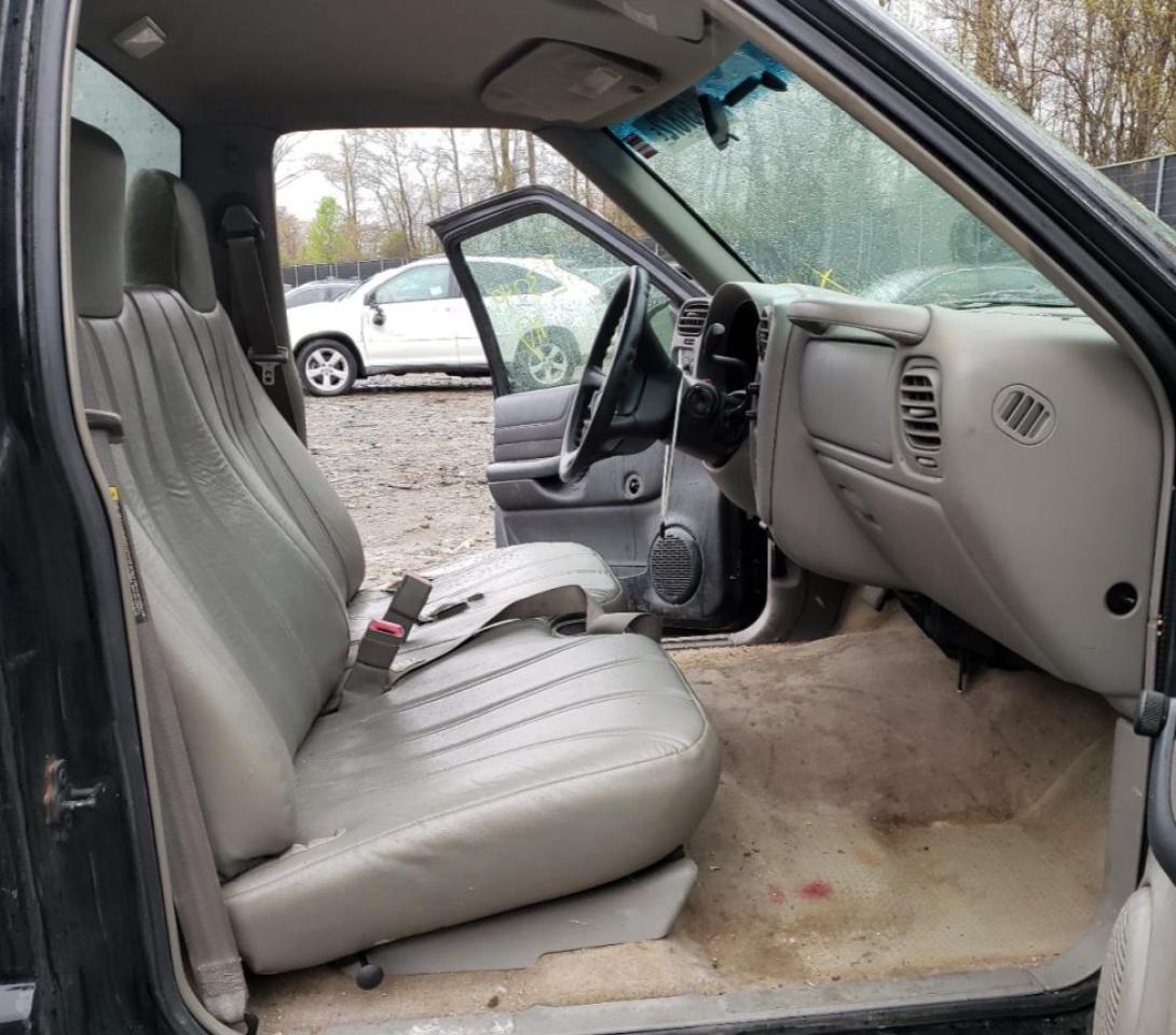 Foto 5 de la subasta – 2000 GMC SONOMA con VIN 1GTCS1446YK184399
