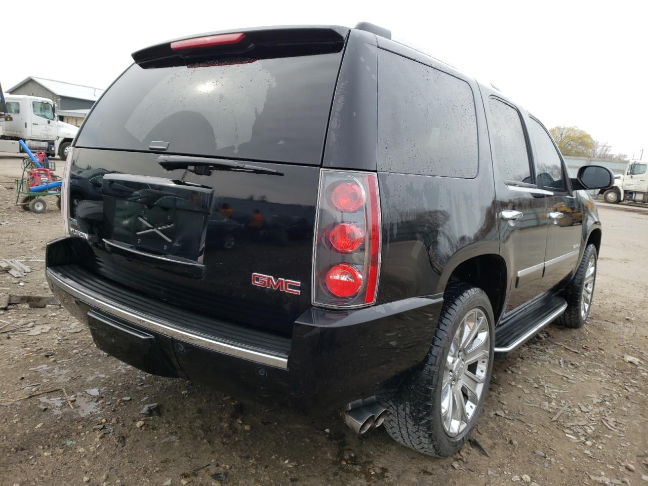 Photo 4 from auction – 2011 GMC YUKON DENA with VIN 1GKS2EEF0BR248152