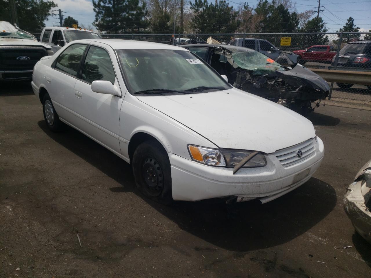 TOYOTA CAMRY CE 1998 with VIN JT2BG22K2W0255653 - Photo from auction