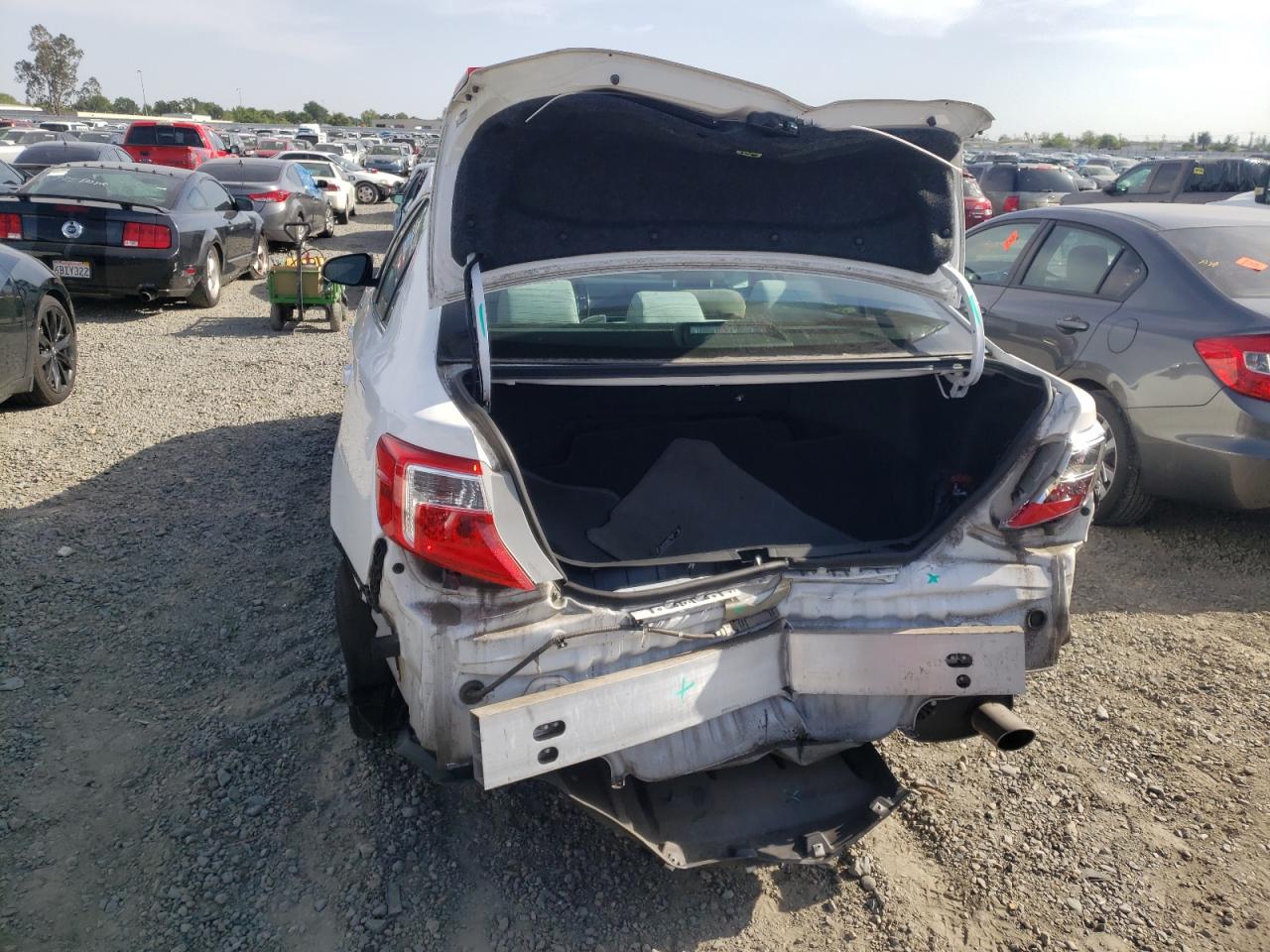Photo 9 from auction – 2012 TOYOTA CAMRY HYBR with VIN 4T1BD1FK8CU062735