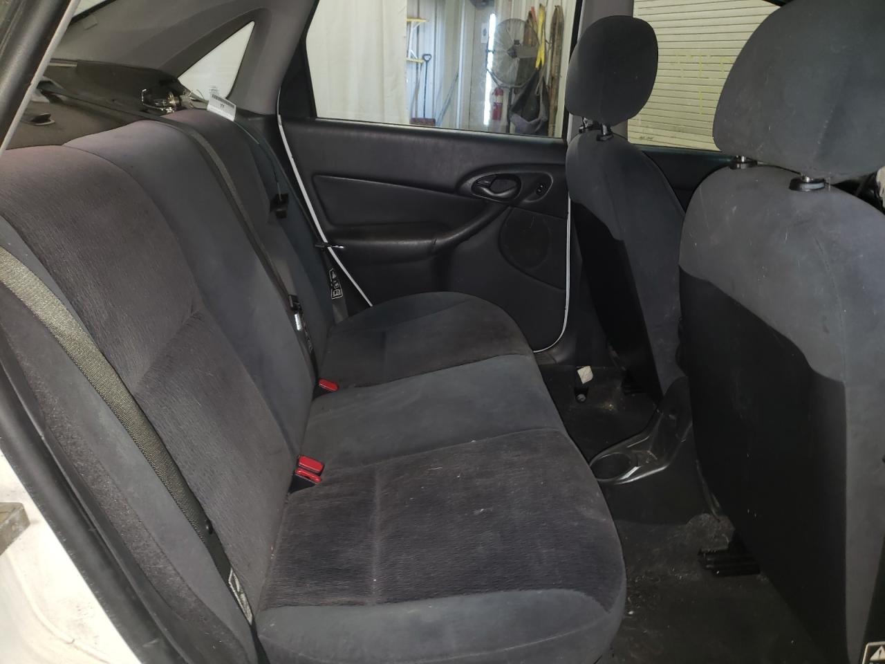 Photo 6 from auction – 2000 FORD FOCUS SE with VIN 1FAFP3434YW309917