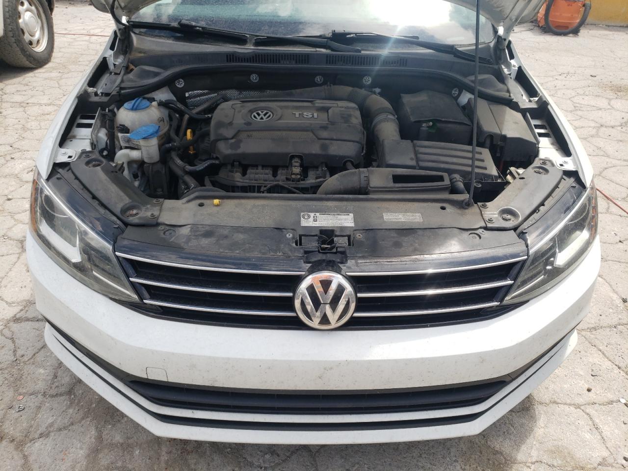 Photo 7 from auction – 2017 VOLKSWAGEN JETTA SEL with VIN 3VWL17AJXHM216034