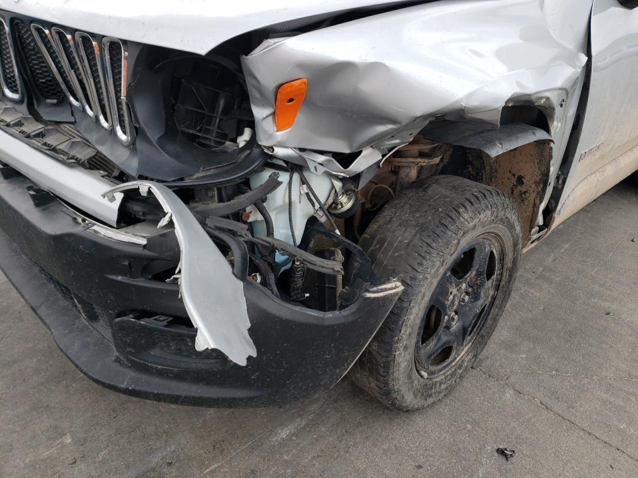 Photo 9 from auction – 2016 JEEP RENEGADE S with VIN ZACCJBAT5GPC89511