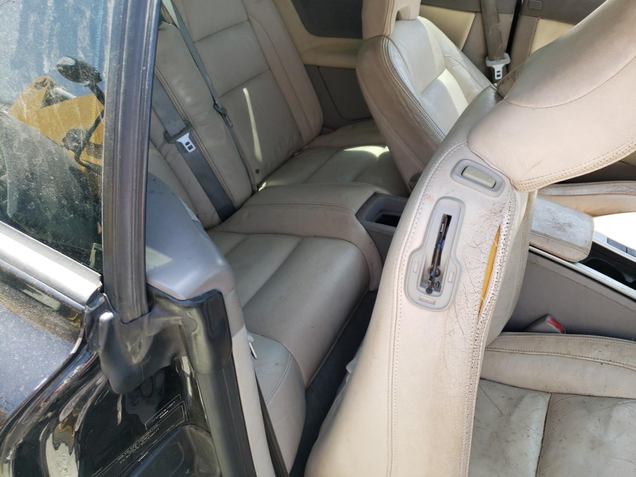 Photo 6 from auction – 2011 VOLVO C70 T5 with VIN YV1672MC1BJ108611