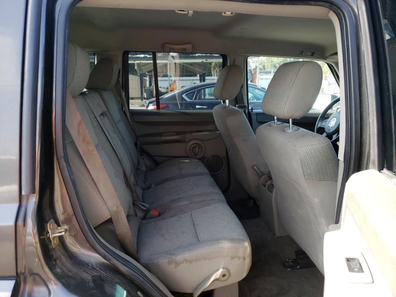 Photo 6 from auction – 2006 JEEP COMMANDER with VIN 1J8HH48K66C339905