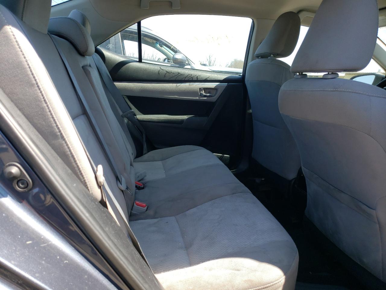 Photo 6 from auction – 2015 TOYOTA COROLLA L with VIN 5YFBURHE6FP246437