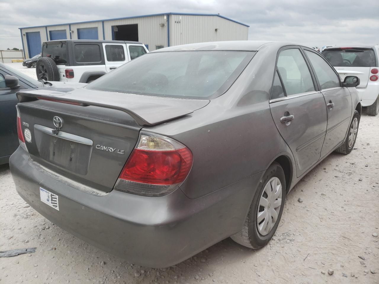Photo 4 from auction – 2005 TOYOTA CAMRY with VIN 4T1BE32K45U965840