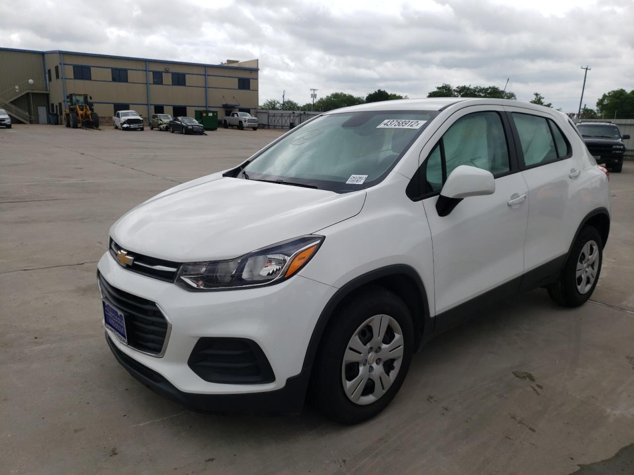 Photo 2 from auction – 2017 CHEVROLET TRAX LS with VIN 3GNCJKSB5HL278676