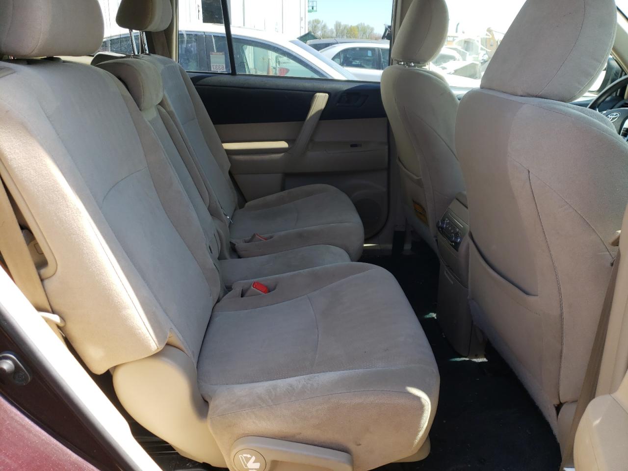 Photo 6 from auction – 2013 TOYOTA HIGHLANDER with VIN 5TDBK3EH1DS194513
