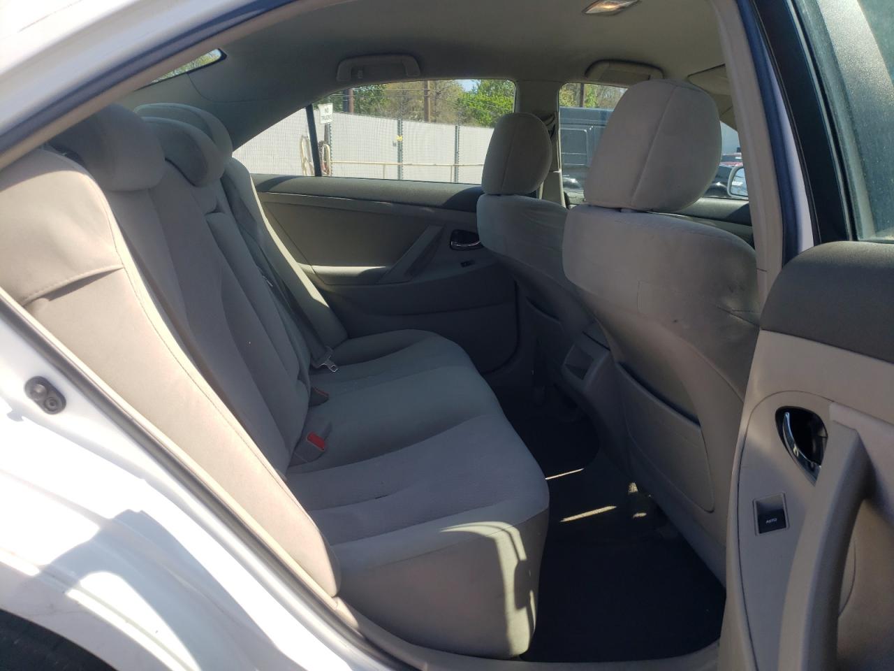 Photo 6 from auction – 2011 TOYOTA CAMRY BASE with VIN 4T1BF3EK0BU631051