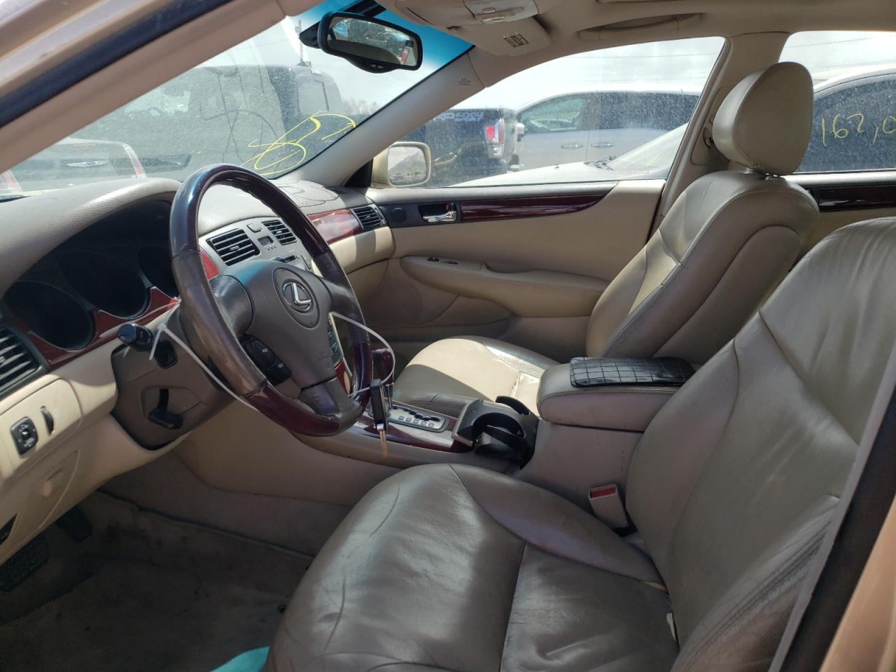 Photo 5 from auction – 2002 LEXUS ES 300 with VIN JTHBF30G020065745