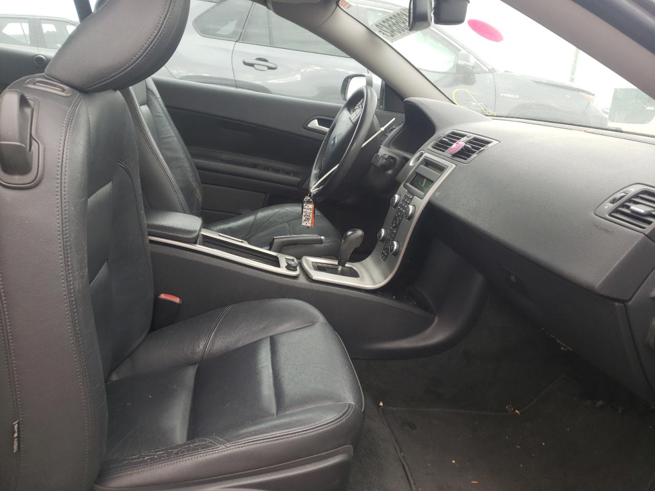 Photo 5 from auction – 2009 VOLVO C70 T5 with VIN YV1MC67279J077050