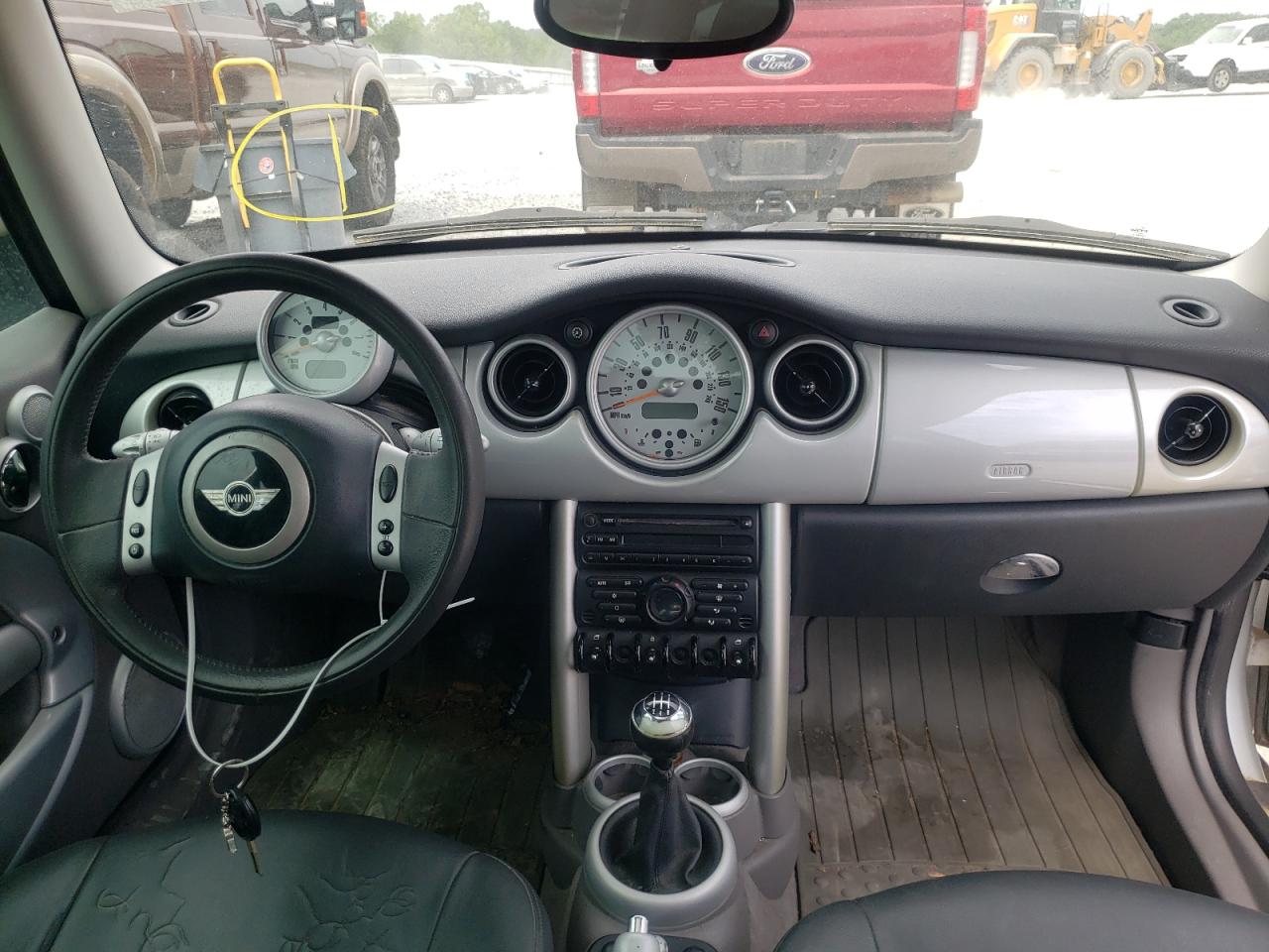 Photo 9 from auction – 2003 MINI COOPER with VIN WMWRC33443TC48463