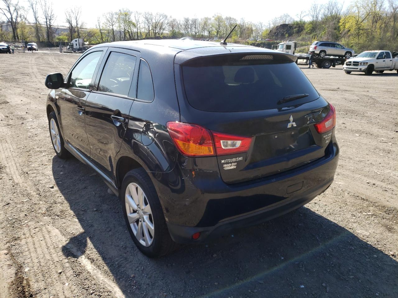 Photo 3 from auction – 2015 MITSUBISHI OUTLANDER with VIN 4A4AP3AW7FE051021