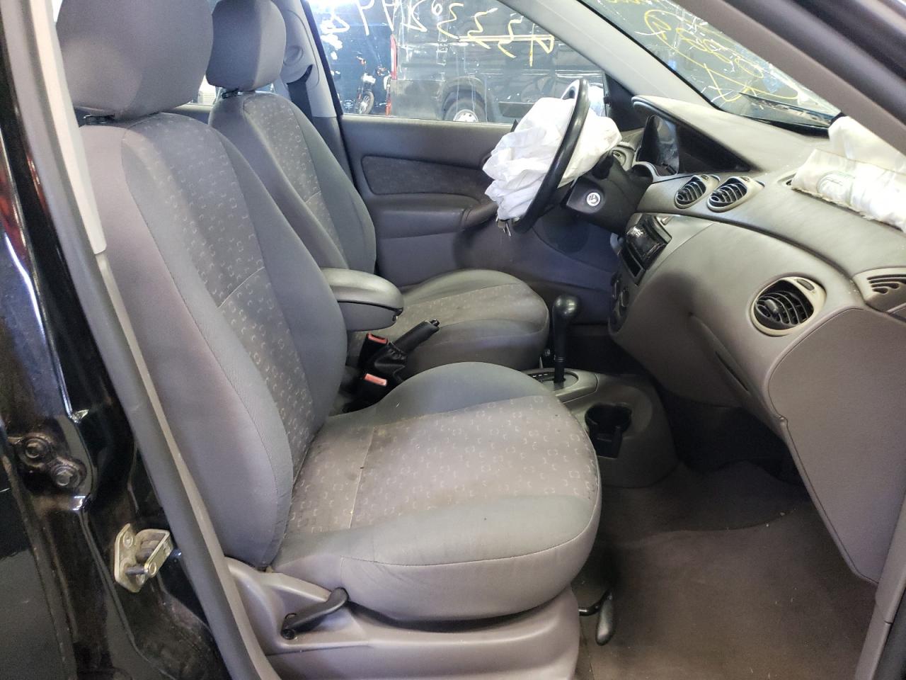 Photo 5 from auction – 2003 FORD FOCUS ZX5 with VIN 3FAFP37343R138836