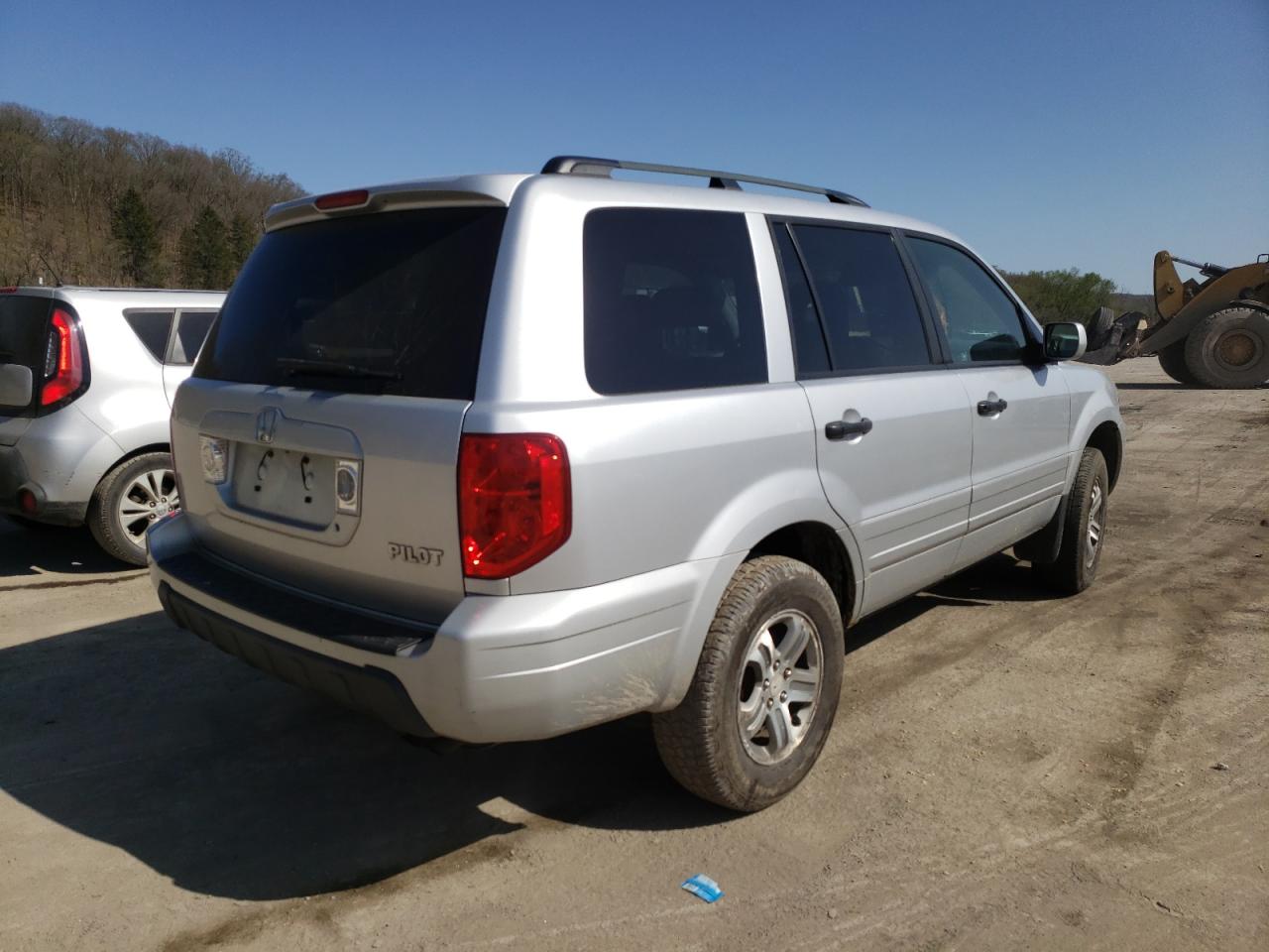 Photo 4 from auction – 2005 HONDA PILOT EXL with VIN 5FNYF18535B020422