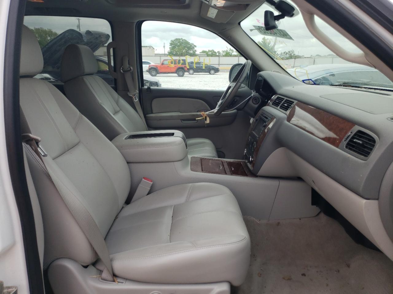 Photo 5 from auction – 2008 CHEVROLET SUBURBAN C with VIN 1GNFC16028R102767