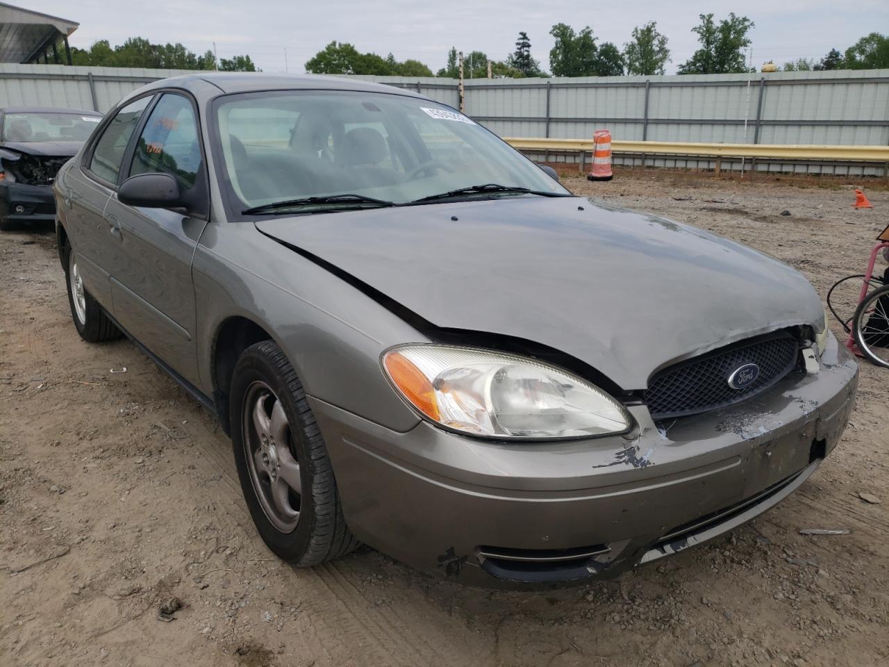 FORD TAURUS SES 2004 con VIN 1FAFP55264A195105 - Foto de la subasta